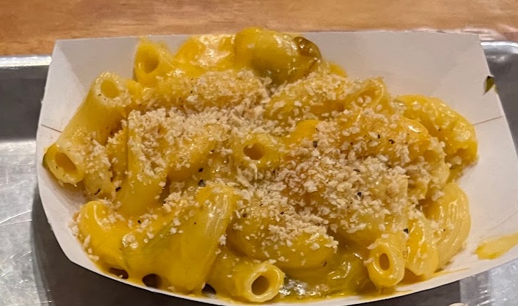 付け合せのマッケンチーズの写真